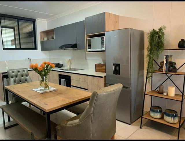 2 BEDROOM PROPERTY TO RENT IN VREDEKLOOF HEIGHTS